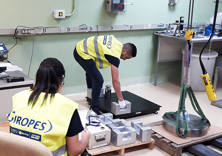 foto noticia Giropès consigue la Acreditación ENAC para la calibración de pesas y balanzas.